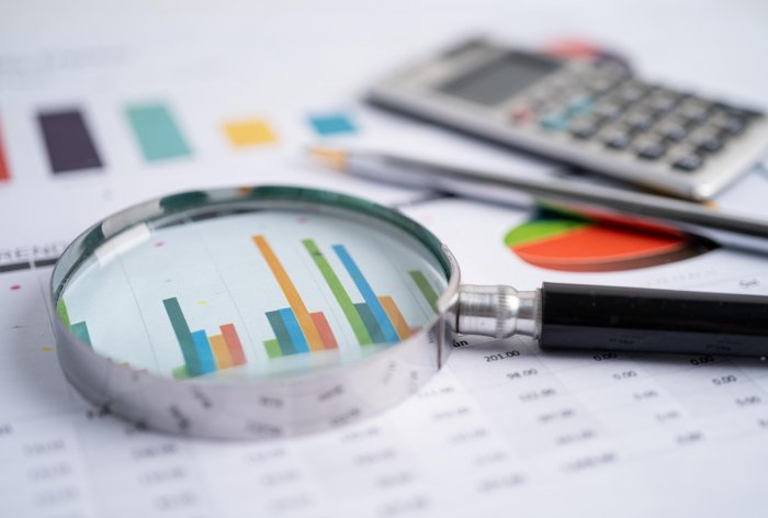 Free photo license. Источник: vecteezy.com/photo/3168911-magnifying-glass-on-charts-graphs-paper Free photo license. Источник: vecteezy.com/photo/3168911-magnifying-glass-on-charts-graphs-paper